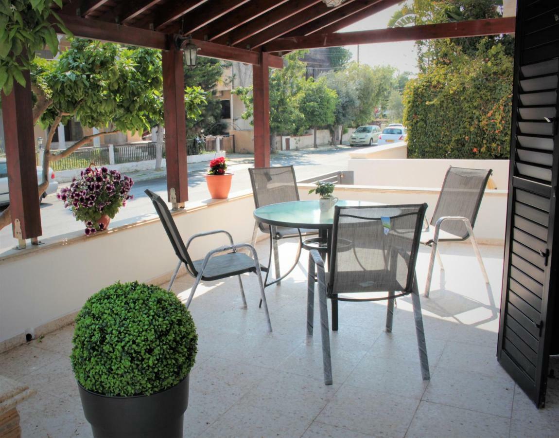 Salt Lake Town House Larnaca Exterior photo